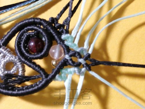 炫彩蝴蝶编织教程—桶珠款 第66步