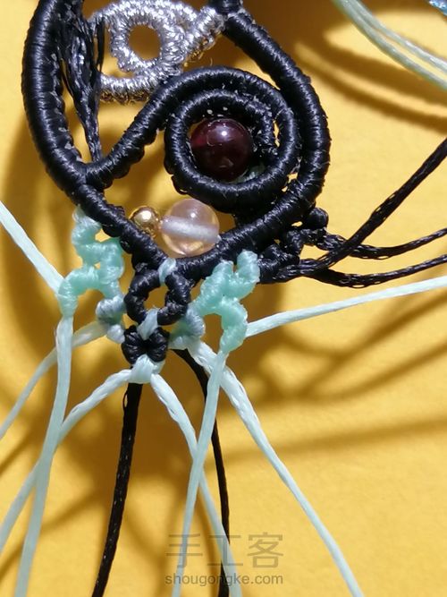 炫彩蝴蝶编织教程—桶珠款 第68步