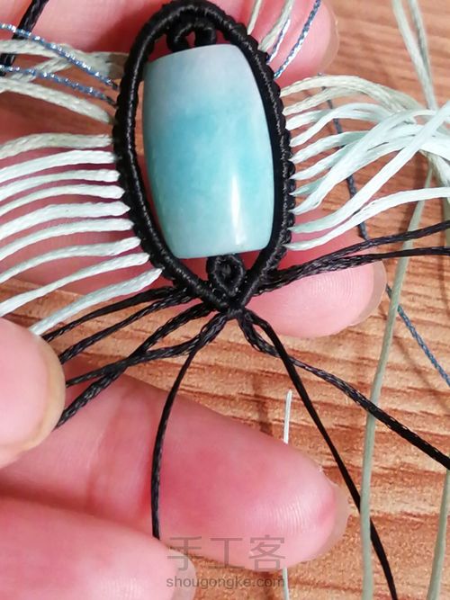 炫彩蝴蝶编织教程—桶珠款 第9步