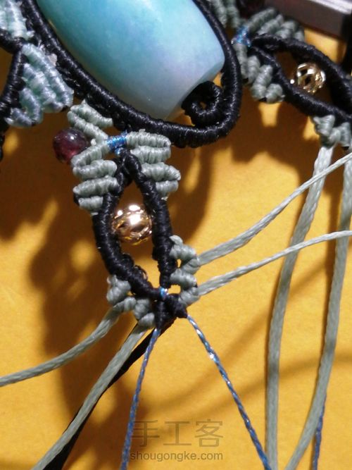 炫彩蝴蝶编织教程—桶珠款 第93步