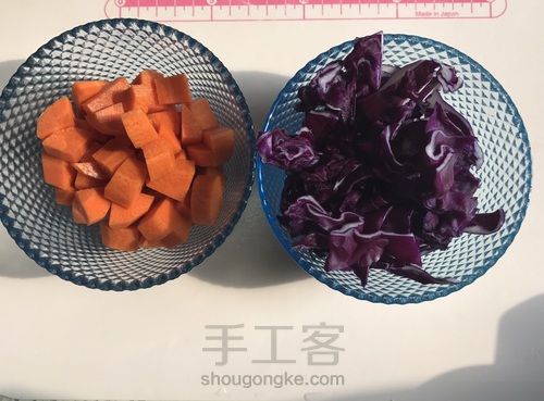 10月龄宝宝辅食：多彩手工面 第1步