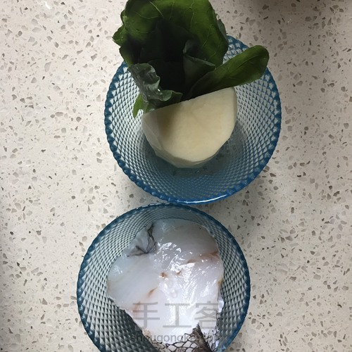 10月龄宝宝辅食:香煎鳕鱼土豆饼 第1步