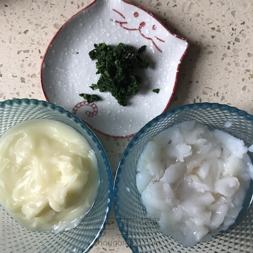 10月龄宝宝辅食:香煎鳕鱼土豆饼 第2步