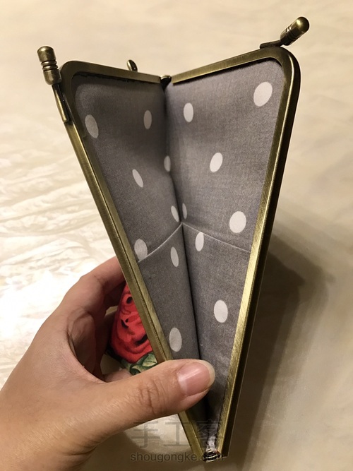 L型一片式口金手机袋 第15步