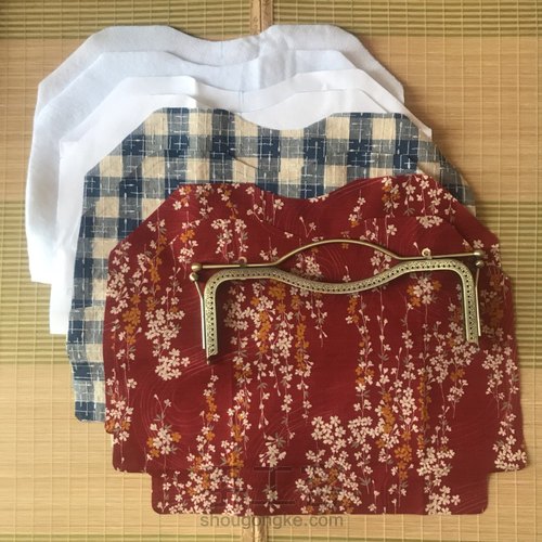 27㎝唇形口金包教程 第1步