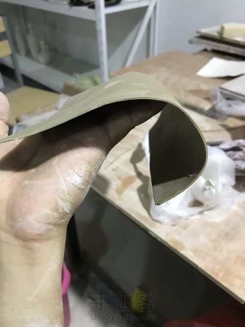 用泥巴制作一本“书” 第5步