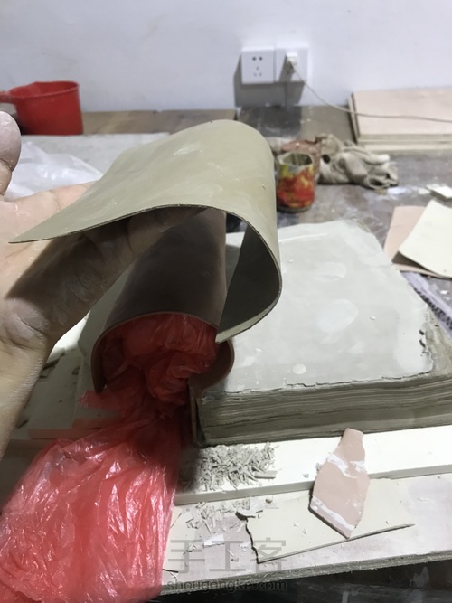 用泥巴制作一本“书” 第6步