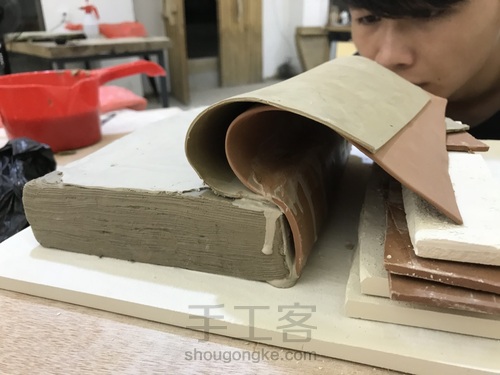 用泥巴制作一本“书” 第12步