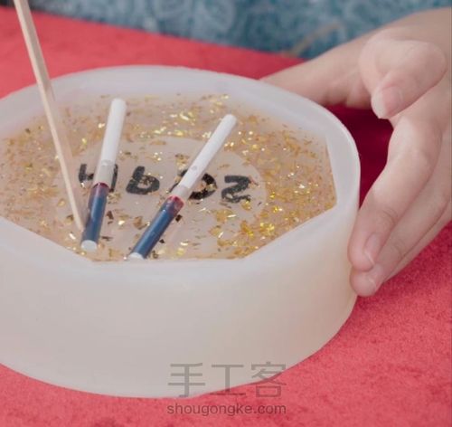 箔金烟灰缸,豪气派,有没有喜欢DIY的小伙伴,一起玩呀! 第7步