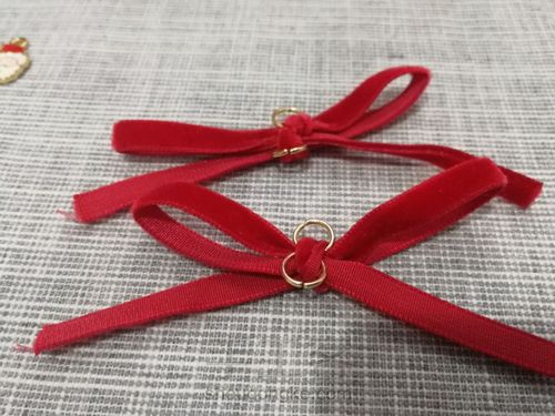 新颖蝴蝶结耳饰 第3步