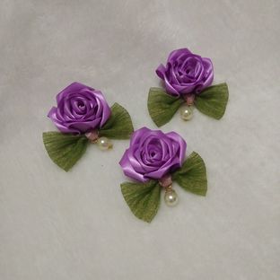 做个玫瑰花胸针吧