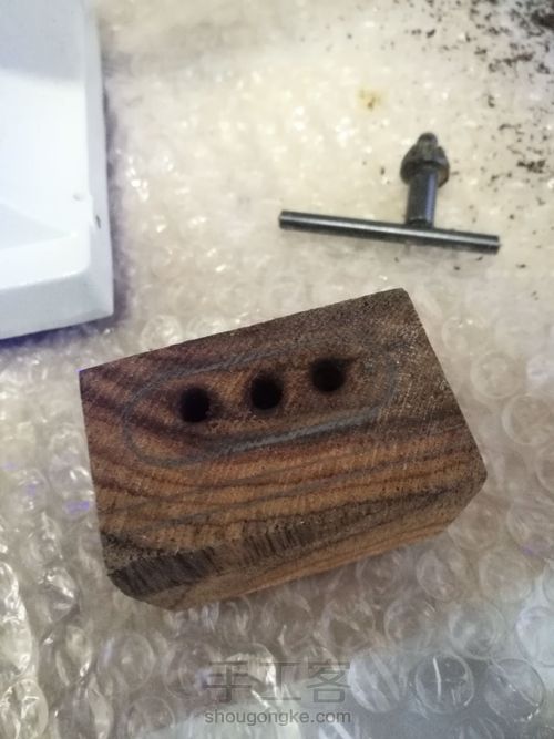 实木打磨zorro打火机外套 第3步