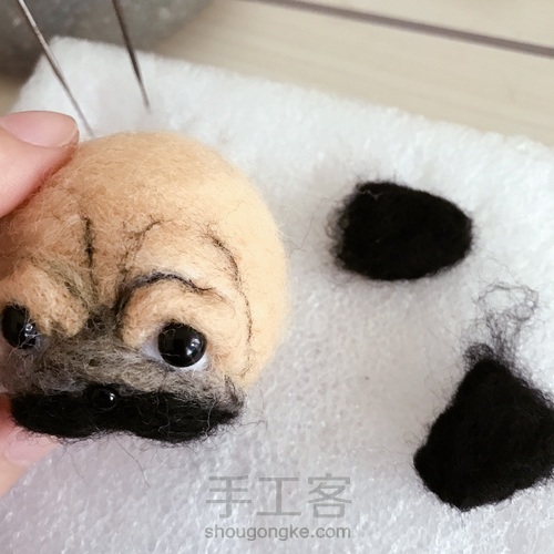 委屈巴巴的巴哥犬 第5步