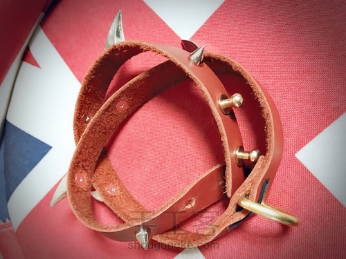 朋克风牛皮宠物项圈项链 第5步