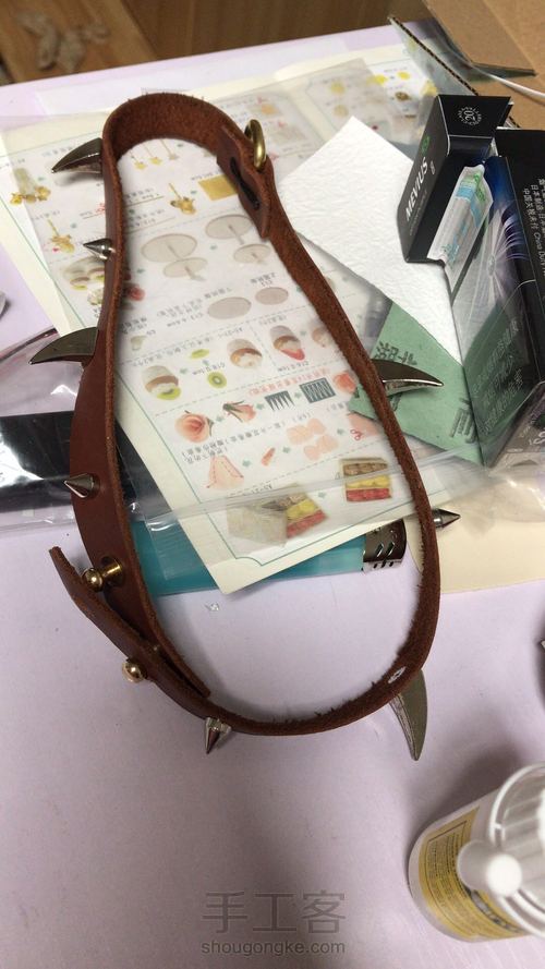 朋克风牛皮宠物项圈项链 第11步