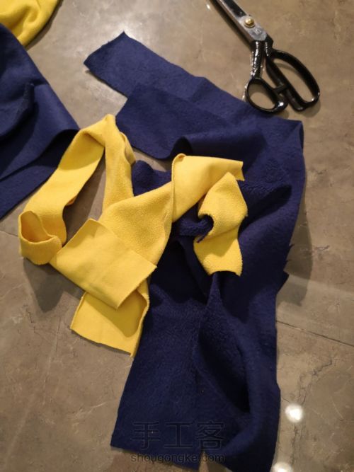 旧衣改造——精美地垫编织 第2步