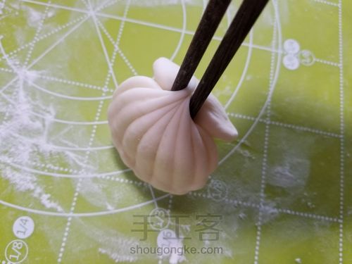 贝壳夹馒头吃起来! 第6步