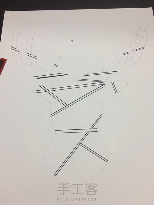 手绘鹿头禅绕画 第2步