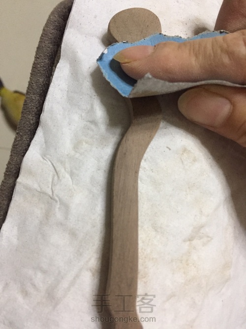 敲美木勺 勺子  第4步