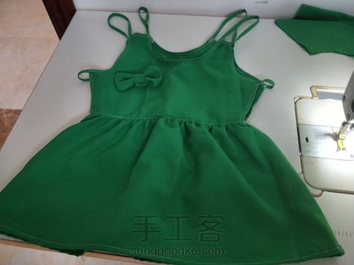 给宝宝做的小裙子 第4步