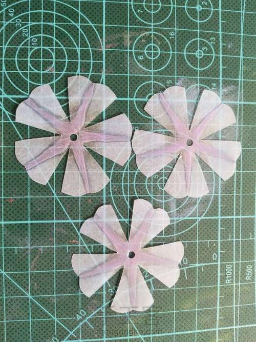 牵牛花耳环 第5步