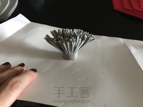 海绵纸背景墙用装饰立体花 第7步