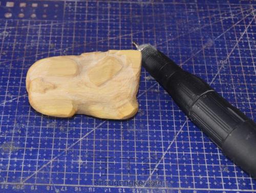 第五十木作之木雕貔貅 第4步