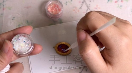 如何用UV滴胶制作龙息石项链 第5步