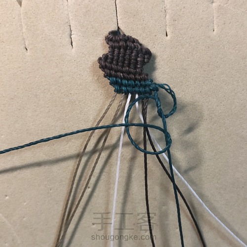 −闪电−拼接四色斜卷手链 第23步