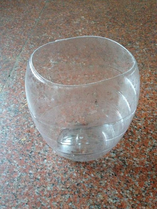 塑料油壶做花瓶 第2步