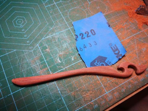 【暮野晨歌】红檀簪子的打磨,第一支发簪,凤语发簪 第3步