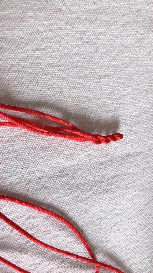 四股辫儿手链 第2步