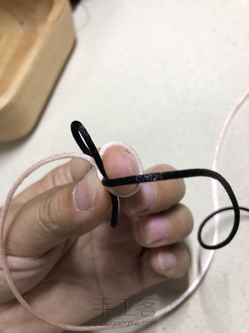 双面金刚结，可能因为怕蛇，我不喜欢叫它蛇结 第6步