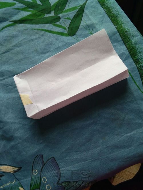 制作礼物袋 第13步