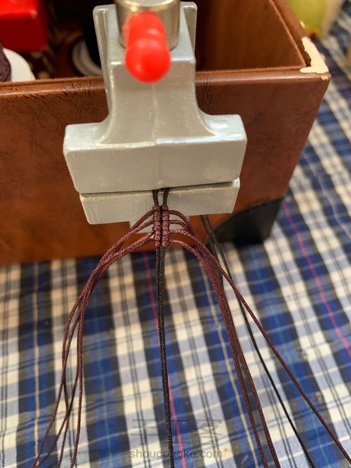 项链绳结 第3步