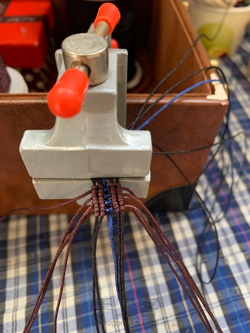 项链绳结 第5步