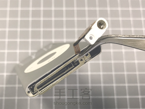 致敬旧设备——拆解装裱(Apple iPod nano) 第8步