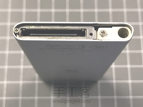 致敬旧设备——拆解装裱(Apple iPod nano) 第6步
