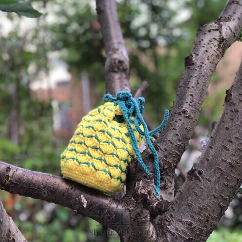 手工毛线编织菠萝包🍍，清新夏日背上它你就是可爱的水果女孩！ 第3步