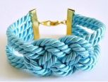 超简单的编织手链的方法