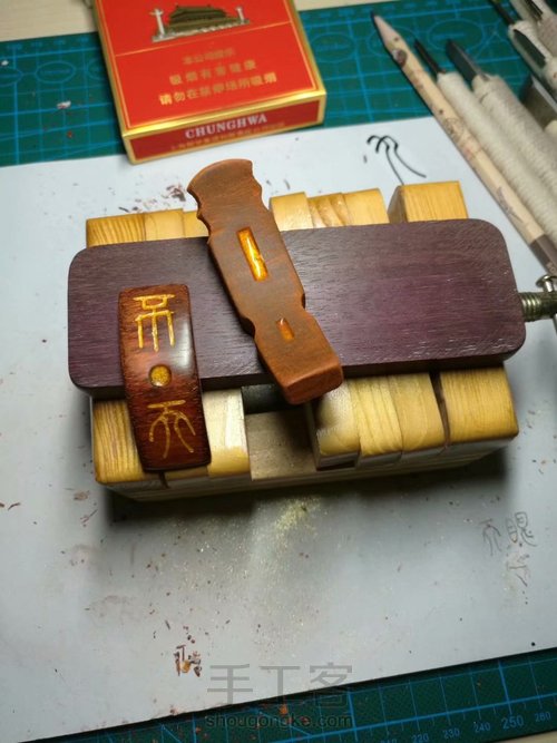 紫檀小料弯曲的古琴 第7步