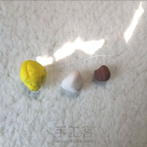 纸粘土网红脏脏包 第2步