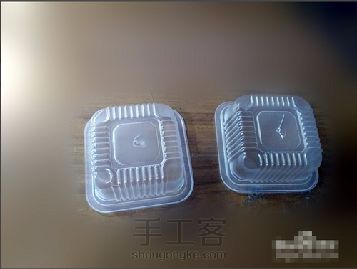 教大家用月饼盒跟红纸绳做灯笼 第2步