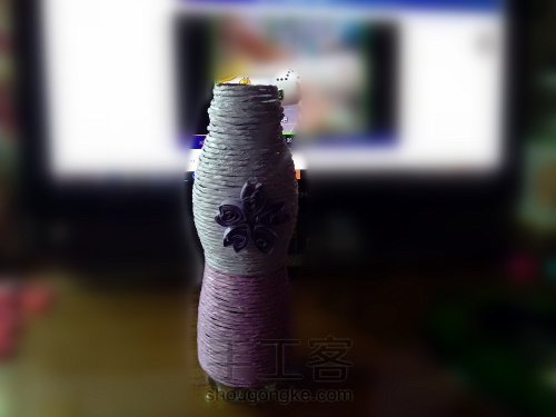 用纸绳做出梦幻般的紫色花瓶 第6步