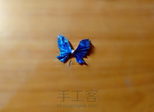 巧用糖纸做漂亮的蝴蝶（一） 第6步