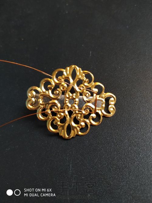 古风簪子之边夹与花片的绑法 第6步