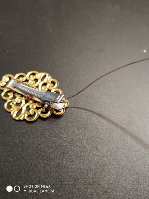 古风簪子之边夹与花片的绑法 第9步