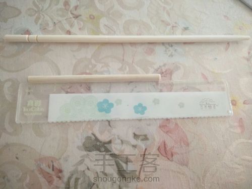 一次性筷子制作的相框 第3步