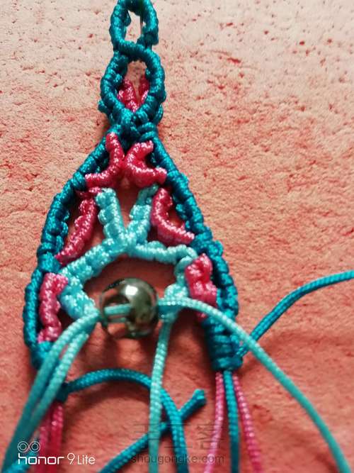 仿秦子的锦鲤戏珠，存制作过程，为以后制作参照。 第6步