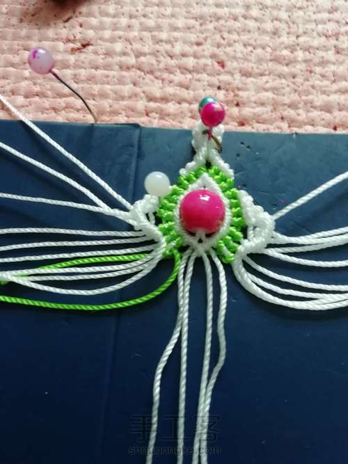 惊艳结友分享的美图，因爱慕而动手，美丽在手中绽放，将编制过程分享结友，众乐乐。 第15步